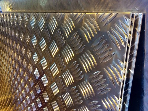 Aluminium chequer plate tread - aluminium,