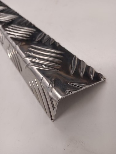 Chequer plate angle corner - plate,